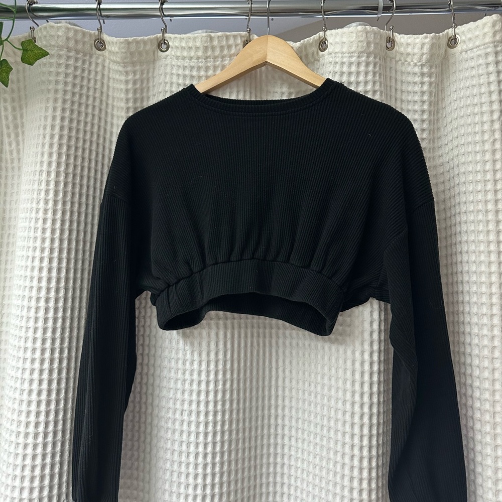 Black Cropped Long Sleeve Top